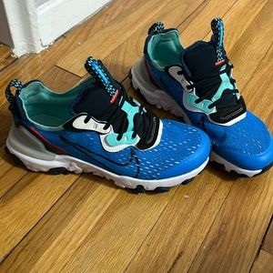 Nike youth running shoes